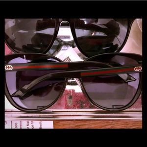 Authentic GUCCI gg3162 sun glasses, barely used.
